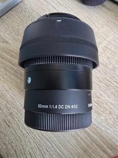 Sigma 30mm 1.4 DC