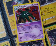 Garbodor ! Holo Rare ! from Legendary Treasures Set ! 2013 ! Pokemon Card !