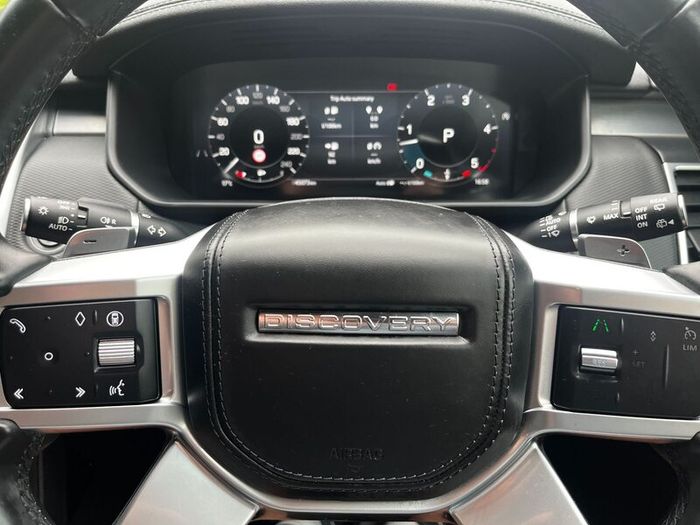 Land Rover 2024 Discovery Hse Comm. Price Drop