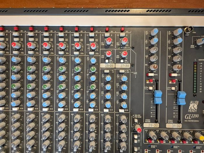 Allen & Heath GL2200 24-Channel Mixer in Flight Case