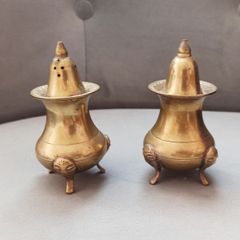 Vintage footed Brass salt and pepper shakers  H 9.5cm