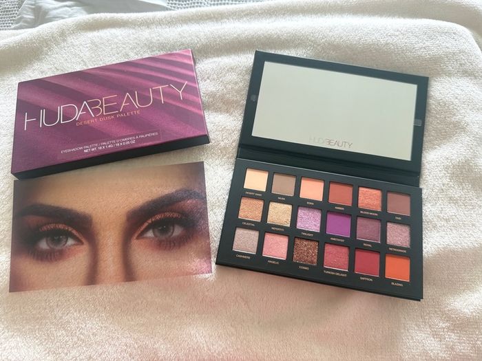 Huda Beauty Eyshadow Palette