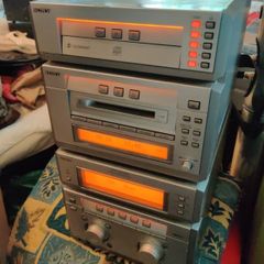 Sony mini disc, radio player DHC-NX5MD