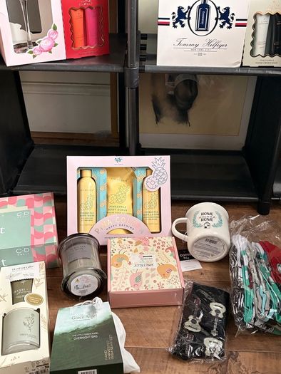 perfumes & candles.