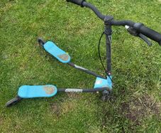 Free 3-wheeled swing scooter