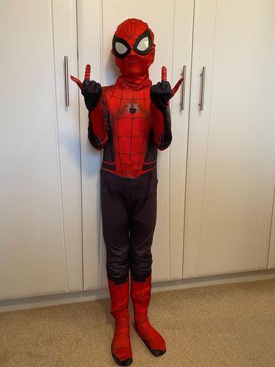 Spiderman costume, age 6-8