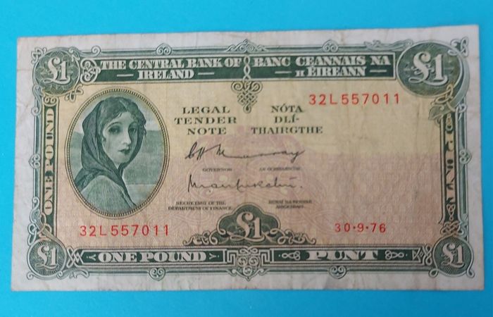 Irish 4 X 1970's  Lavery One Pound banknots in Fine  condition