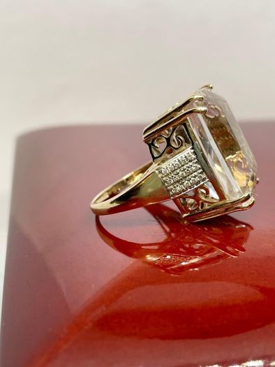 Gold Ring from the Tomas Rae collection, made of 14k Gold