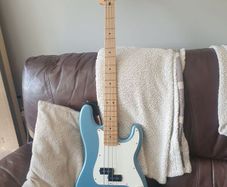 Fender Precision