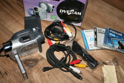 Hitachi DZ-MV3000E PAL DVD and DS  Video Camcorder 10x Optical Zoom 240x Digital Tested & Working.