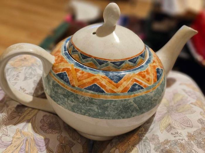 6 Teapots