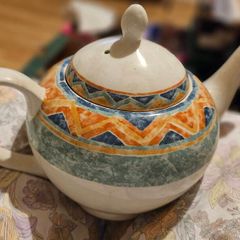 6 Teapots