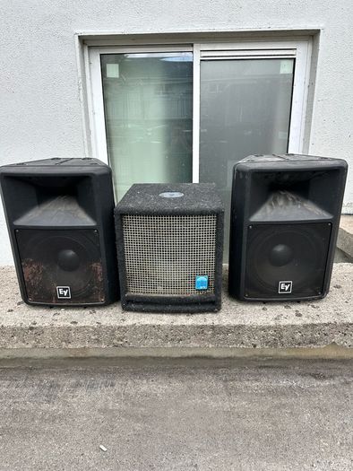 Set of speakers