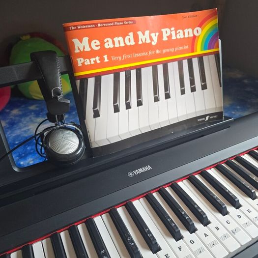 Yamaha NP-15 Standard Keyboard with Stand, Bench, Headphones and Learner Book as well| Black