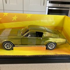 Ford Mustang GT 1967 Model Scale 1/18 Ertl American market model car