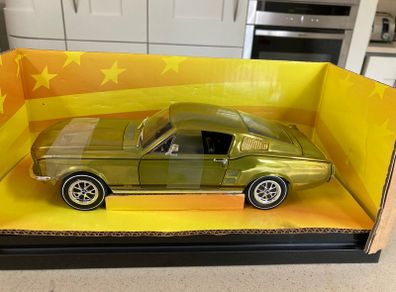 Ford Mustang GT 1967 Model Scale 1/18 Ertl American market model car