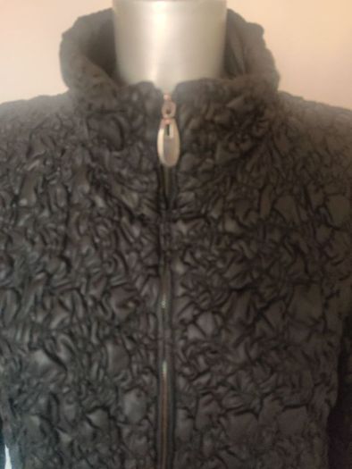 Punto Roma lovely black zipped jacket size UK18 EU46 Postage included