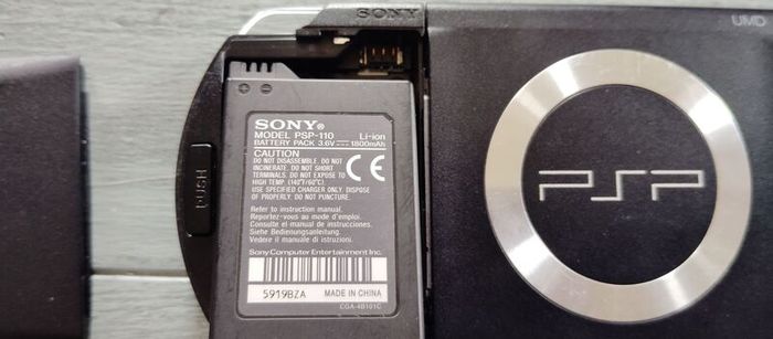 Psp 1000 Modded 64gb 40 psp original charger Excellent condition