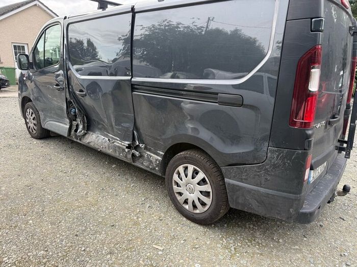 211 Renault trafic 2.0