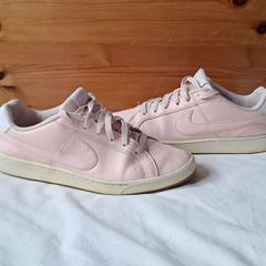 nike court royal Size 8 eu 48.5 pink in great condition