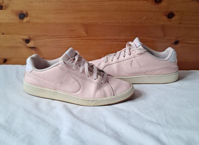 nike court royal Size 8 eu 48.5 pink in great condition