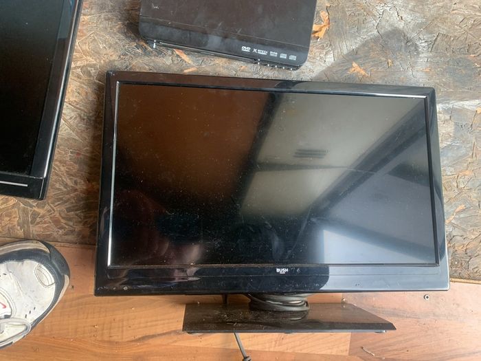2 lcd tv and dvd player for sale