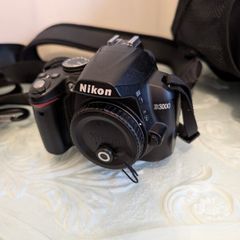 Nikon camera D3000 body only