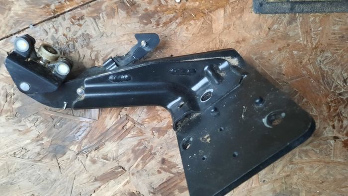Renault Master Sliding Door Lower Roller