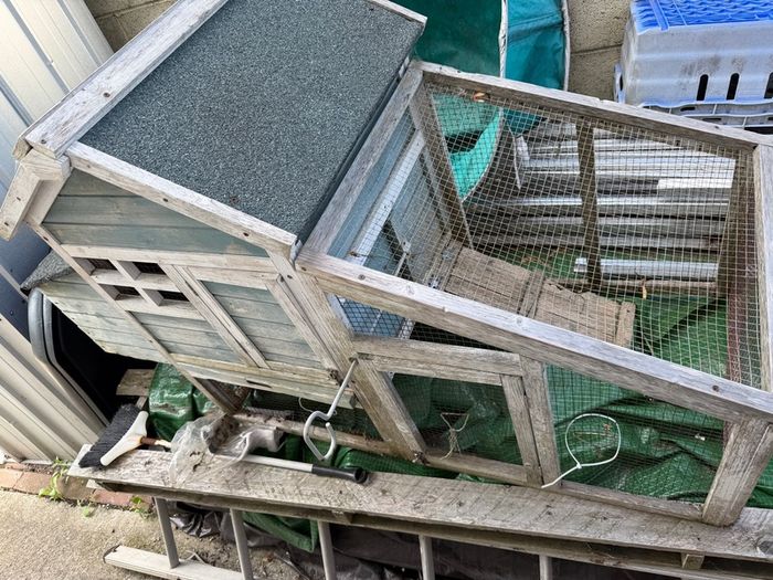 Rabbit hutch