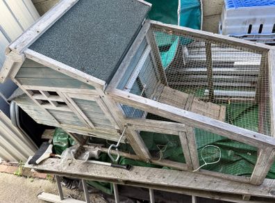 Rabbit hutch