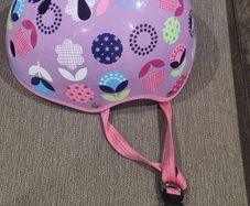 Size small girls helmet for free