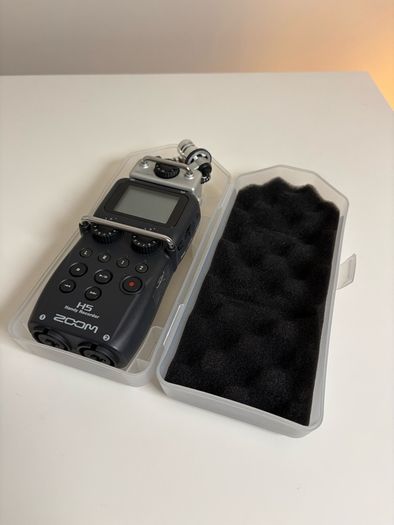 Zoom H5 Audio recorder, SD Card & hard case