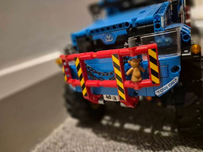 Lego Technic 42070 6x6 All Terrain Tow Truck