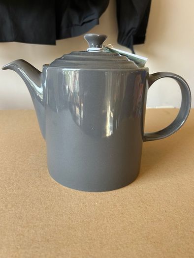 Le Creuset Tea Pot