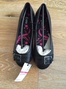 BNWT Black Pumps UK Size 2