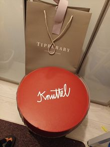 Brand new Tipperary crystal Graham Knuttel Cake stand