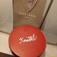 Brand new Tipperary crystal Graham Knuttel Cake stand