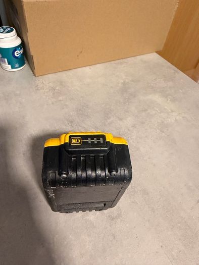 Dewalt 5Amp Battery Great condition