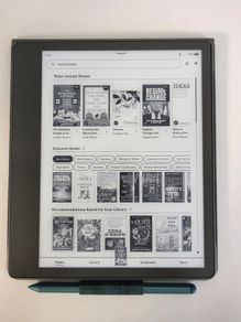Kindle Scribe 1st Gen with Premium Pen and Green Leather Folio, Boxed