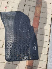 Audi Q7 Rubber Mats