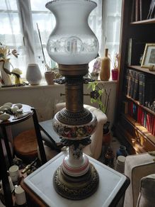 Antique table lamp habd painted ceramic body with ornate brass base works