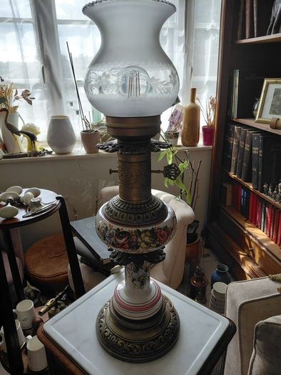 Antique table lamp habd painted ceramic body with ornate brass base works