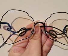Funky Frame Shaped in Black Glasses / Sunglasses