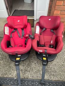2 swivel car seats
