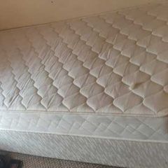 Single Bed and Matress - free to take