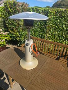 Outdoor tabletop gas heater