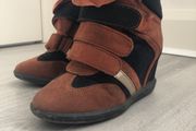 Winter shoes size 2.5-3