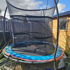 8ft trampoline