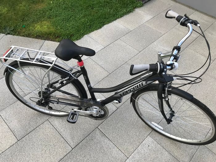 Ladies Hybrid Bike and Helmet Bundle