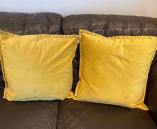 Bed sheets & cushions